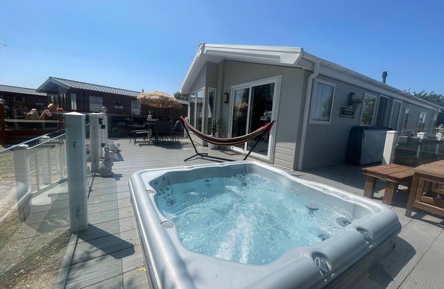 Lakeside Retreat Fishing Peg Situated At Tattershall Lakes Holiday Park 
