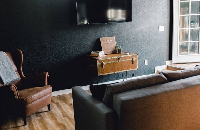 Industria - Private Apt. Loaded with Amenities