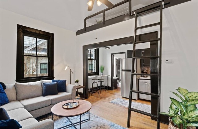 Industrial 1bd/1ba Condo in Unbeatable Location