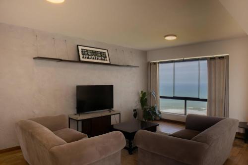 Industrial 3BR With OCEAN View