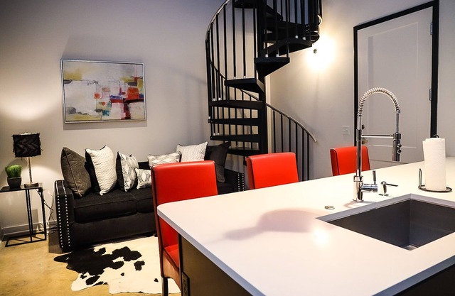 Industrial Loft Downtown | Stylish & Convenient