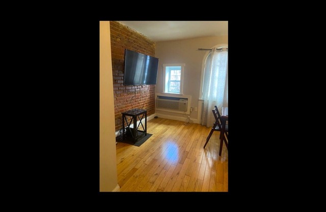 Inexpensive 2BR Apt by Upenn