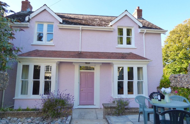 Inglenook House, Holiday Home Manorbier, Sleeps 8, 4 bedrooms, bathrooms