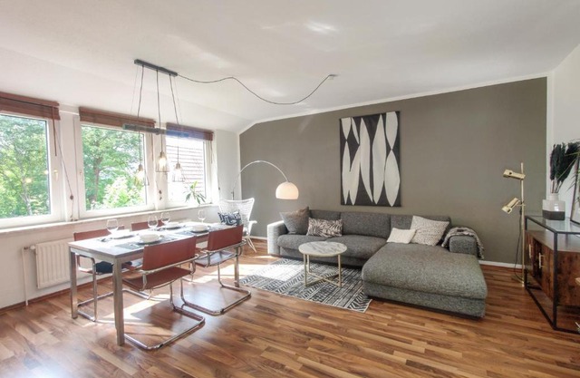 INIKAMA: Designer Apartment im Grünen – Netflix