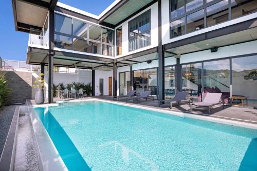 Innovative 4BR Villa Sunset Garden 1 with Oxygen Pool