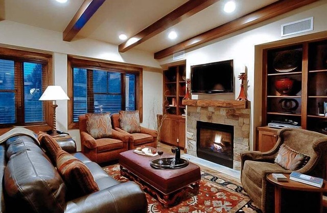 Innsbruck Aspen | Deluxe One-Bedroom Garden Residence 03 w/Hot tub, Centrally located