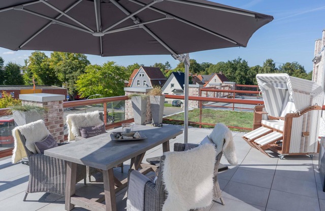 Inselblume 47 - Luxury vacation home in Burg, with roof terrace