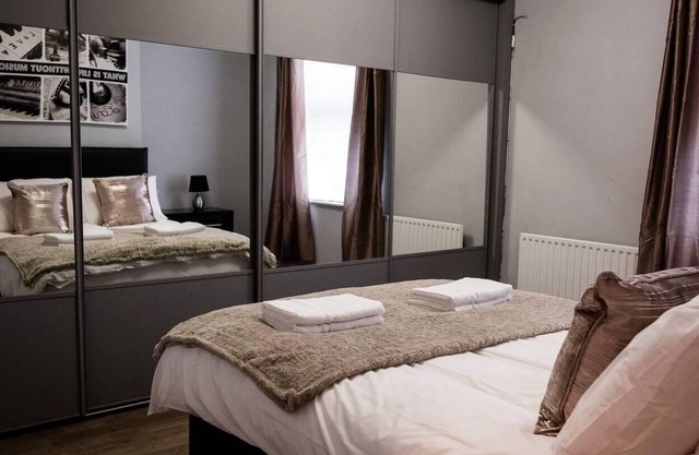 Inspired Stays- Close to City Centre- 4 Bed House!