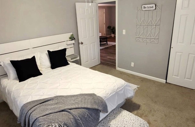 International at Sheppard's Landing - 2-bedroom home in a private BnB community.