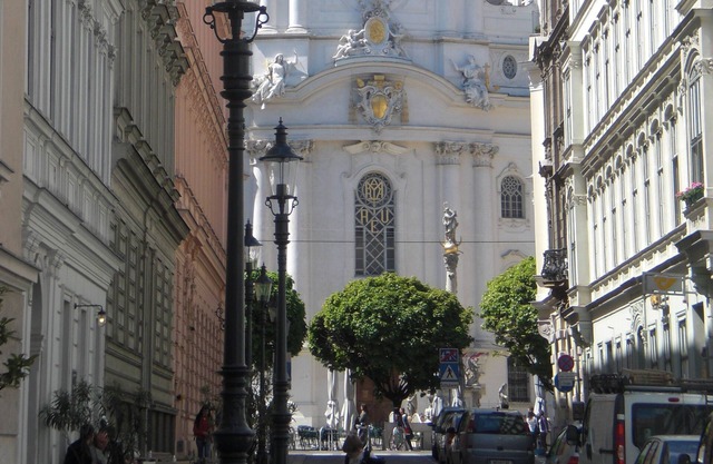 Intimate and elegant atmosphere in the heart of Vienna