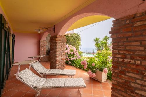 Into the Green! Imperia Appt with Parking & Pool