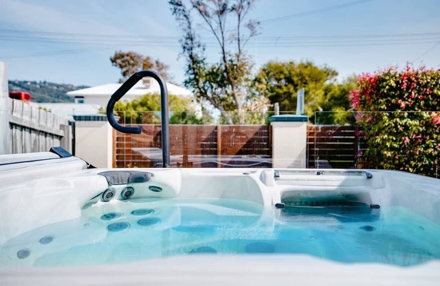 Invigorating Dromana Seaside Retreat w/private spa