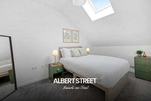Inviting 1-bed Apartment in Newark on-Trent by Renzo, Free Parking and Wi-Fi!