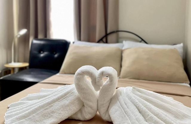 Inviting 2-Bed Apartment in Mandaluyong