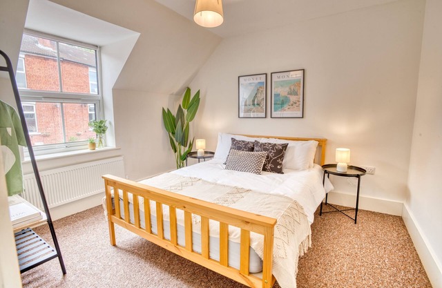 Inviting and Cosy 3 Bed Home | Free Wi-Fi