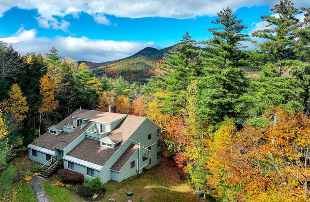 Inviting Bartlett Condo: 1 Mi to Attitash Mountain