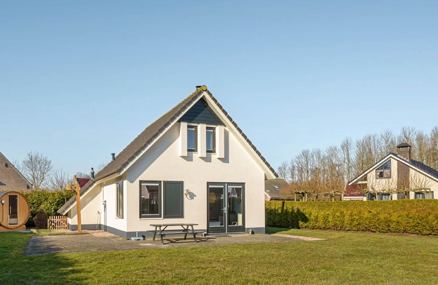 Inviting cottage with own sauna.