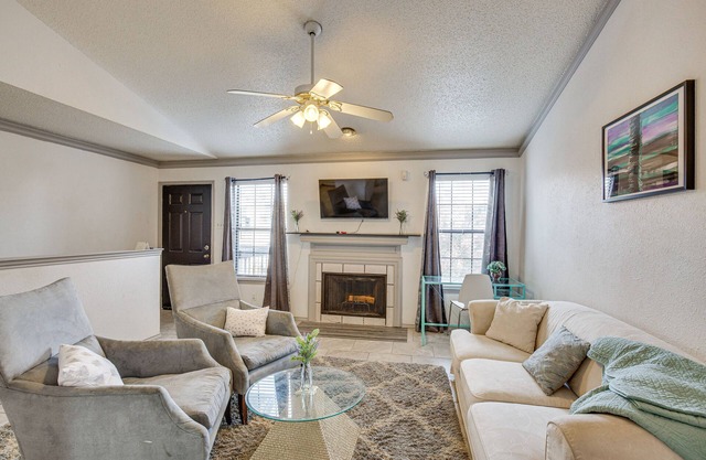 Inviting Dallas Condo < 2 Mi to NorthPark!