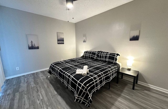 Inviting Houston Space Near Kemah and Space Center