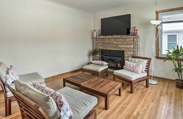 Inviting Saint Paul Home < 2 Mi to Lake Como!