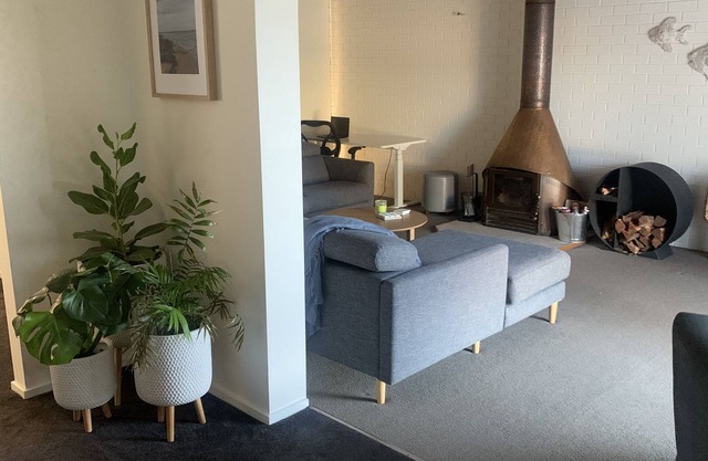 Invy Haven - Relaxed Coastal, Free WiFi, Pet Friendly, Beach 500m