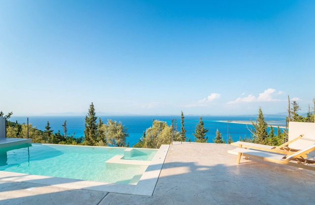 Ionion Theasis Villa, endless sea view, private pool & Jacuzzi