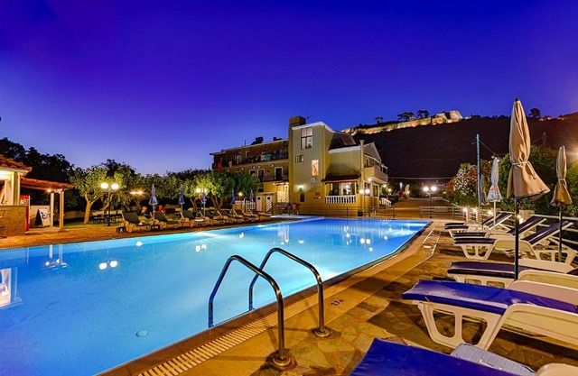 Ionis Hotel