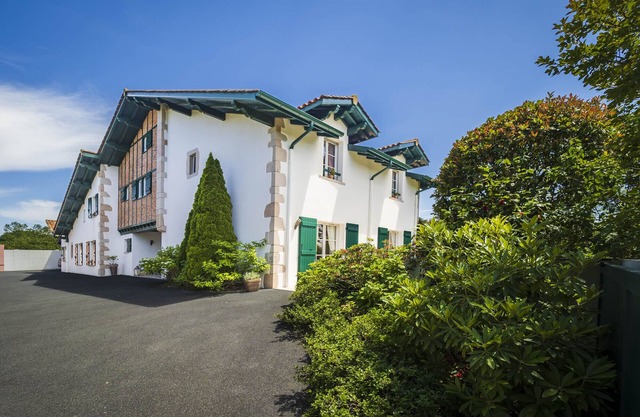 Iparra Guesthouse – Arcangues, Basque Country