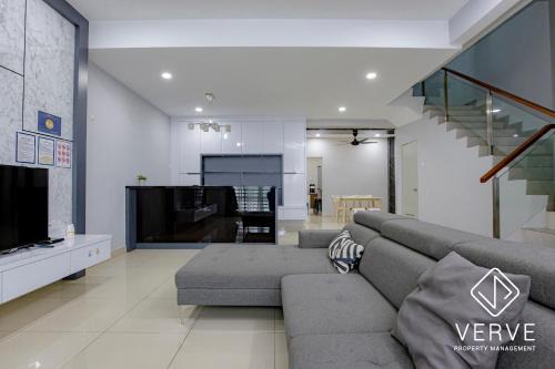 Ipoh Luxury Suites by Verve (18 Pax) EECH16