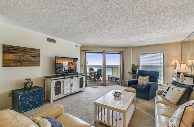 IR 602 Top floor Gulf Front 2 BR with washer dryer -amazing views!