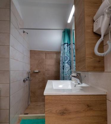 Irini Kalamaki first floor apartment