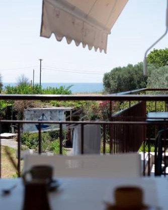 Iris apartment by the sea