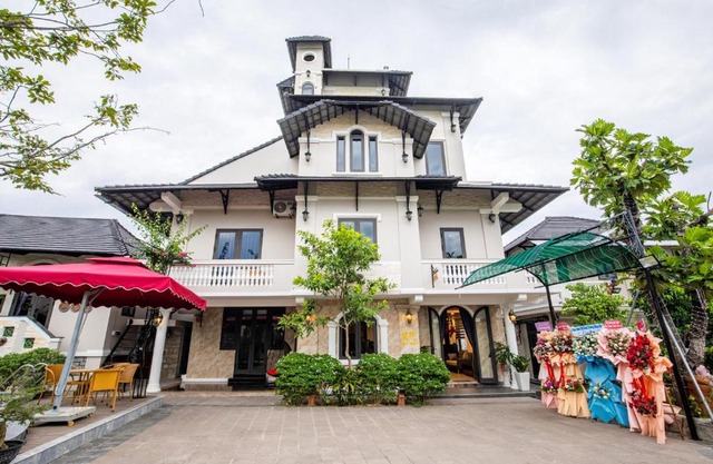 IRIS HILL VILLA