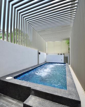 Iris Luxury Service Villa