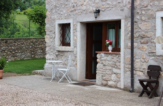ISABEL COURT tourist inn -apartment 1 for 4 people.