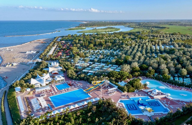 Isamar Holiday Village