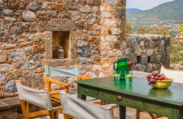 ISholidays Kardamyli The tower house