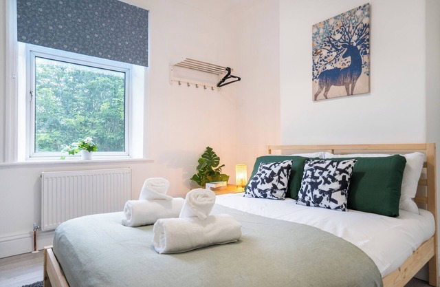 Isimi Burnley 3 Bedroom Modern House, Free Parking