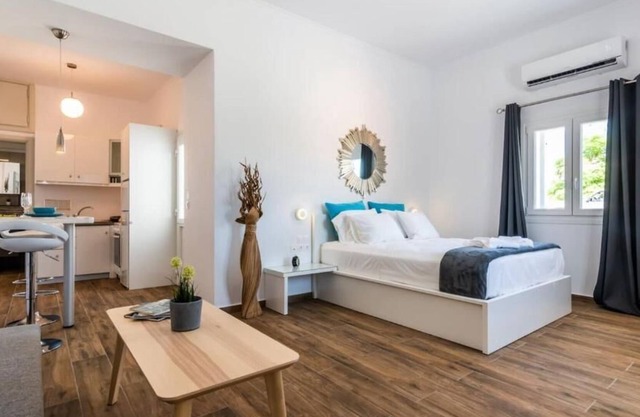 Island Dreams Deluxe Apartment