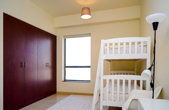 Island Living - 3 bedroom, full sea view apartment. 5 minutes to the beach!