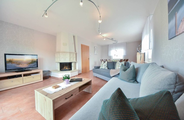 Island nest vacation home - with 5 bedrooms for up to 10 people