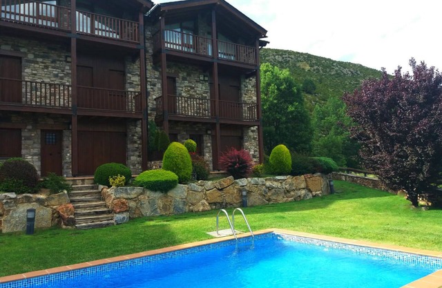 ISOVOL I - Three Bedroom House, Sleeps 8