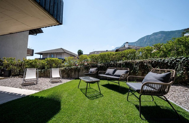 711A Apartment Garden 14