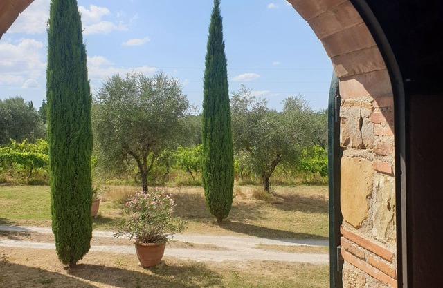 Ccountry house surrounded by greenery 1 km from Tavarnelle Val di Pesann