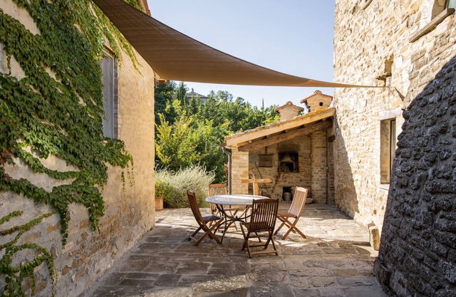 Authentic, welcoming, elegant, comfortable, panoramic, surrounded by nature