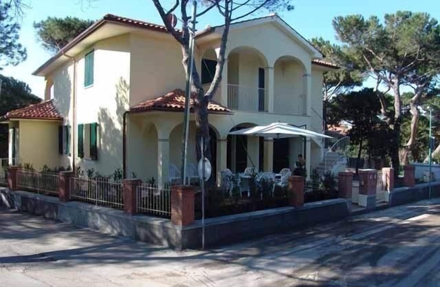 Holiday apartment Castagneto Carducci for 1 - 7 persons with 3 bedrooms - Holiday apartment in one o