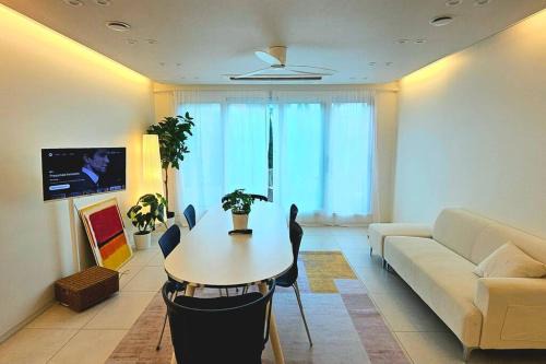 Itaewon Hills House