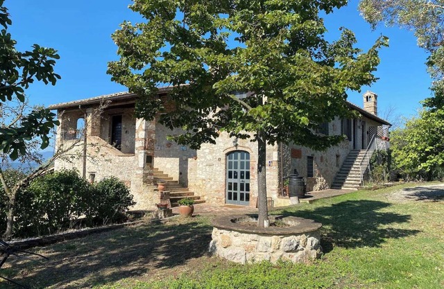 Italian countryside escape close to Rome (1 hr). With pool, gym & calisthenics