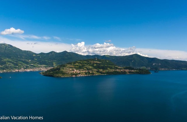 Italian Vacation Homes - Panoramic Villa