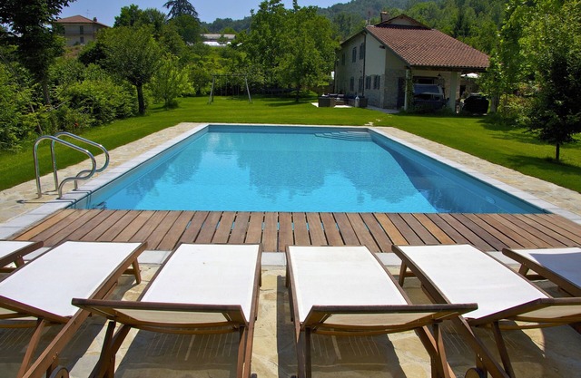 Italian villa, private pool - cycling, hiking, wine tours, slow-food, fast WiFi